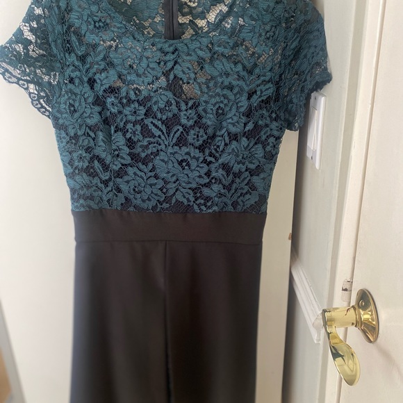 NADINE MILANO SHORT SLEEVE LACE DRESS - Picture 3 of 7